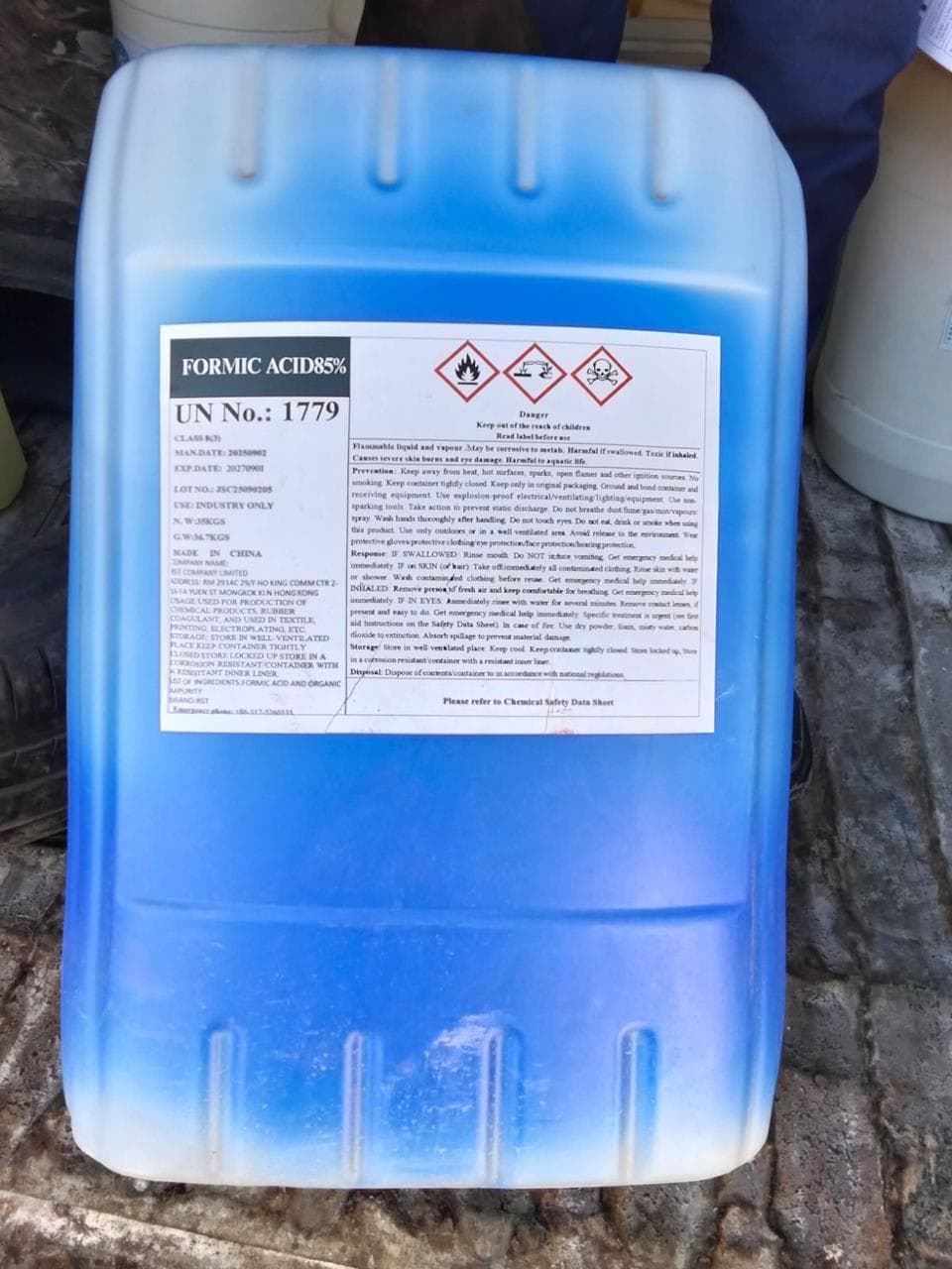 FORMIC ACID 88%