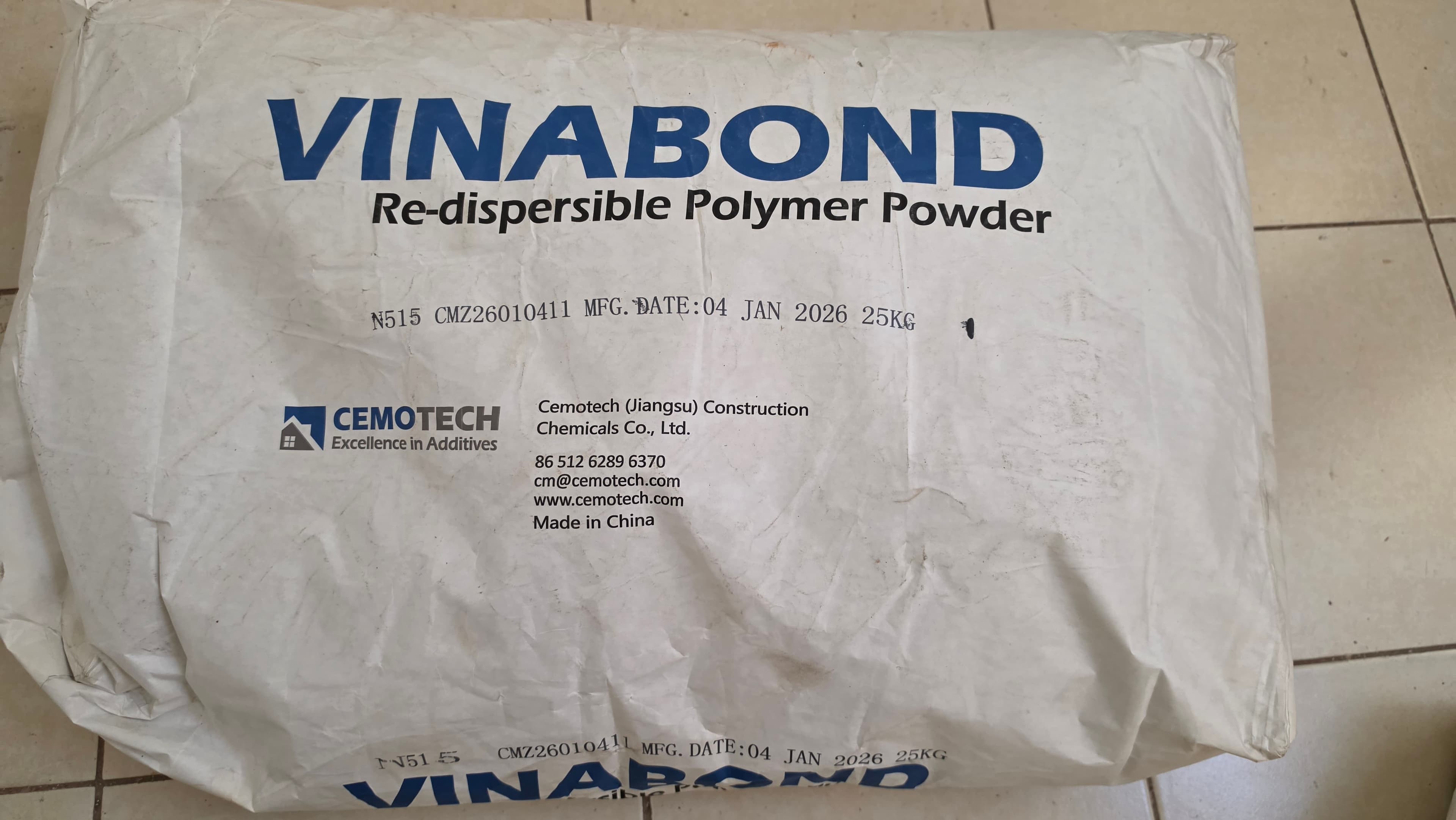 25 kg sacks of Vinabond redispersible polymer powder.