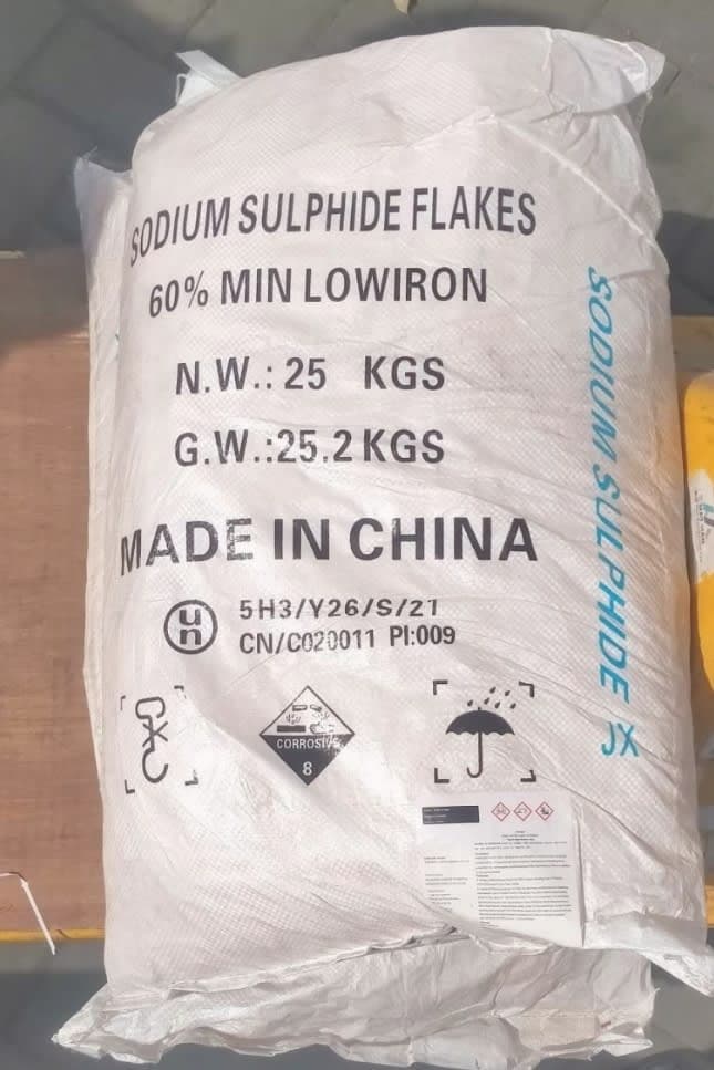 SODIUM SULPHIDE FLAKES